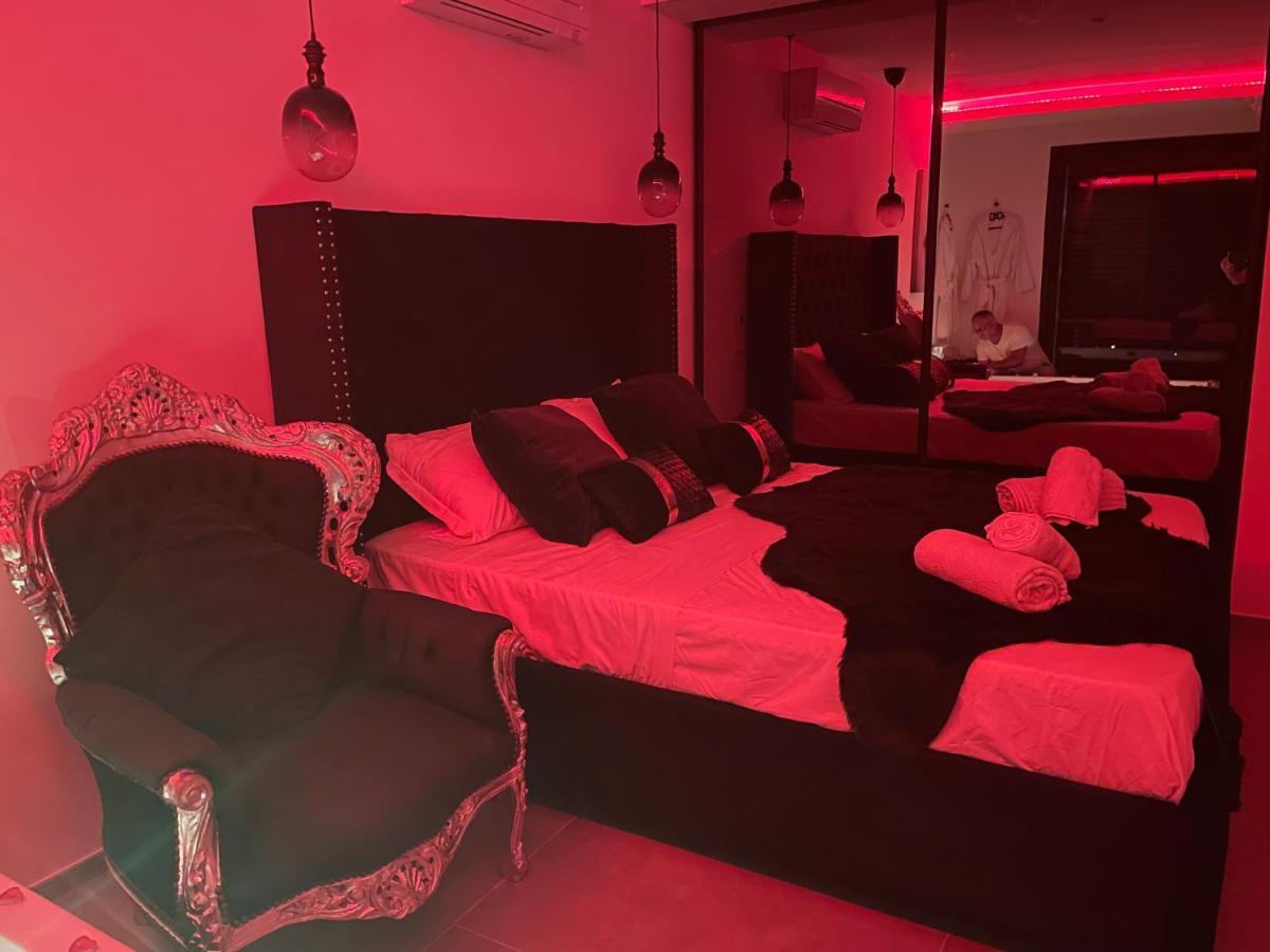 Apartment Romantique Avec Jacuzzi *